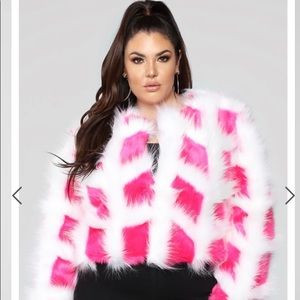 💖💖💖💖 FASHION NOVA FUR COAT